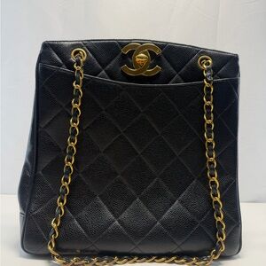 Chanel Vintage 1994 - 1996 Bolso Caviar black gold hardware